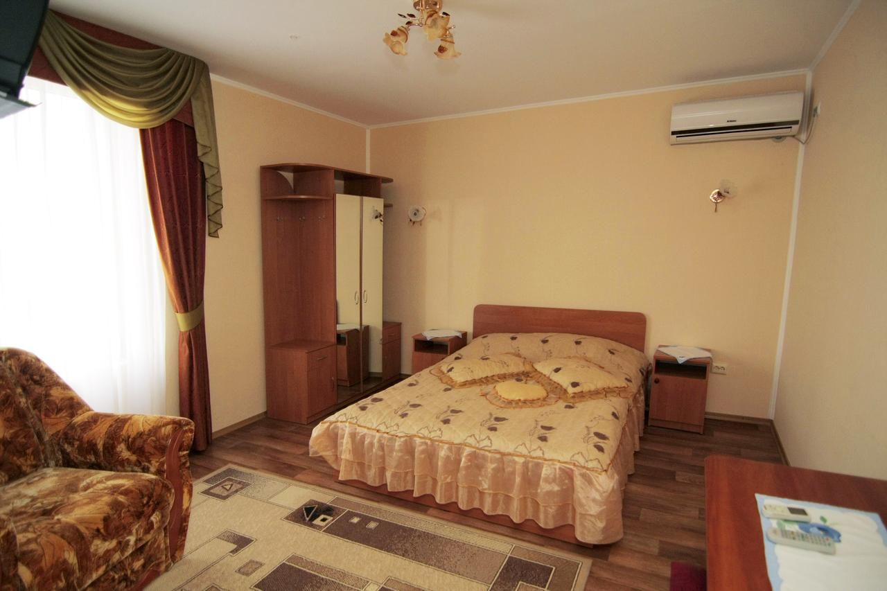 Отель Admiral Hotel Скадовск